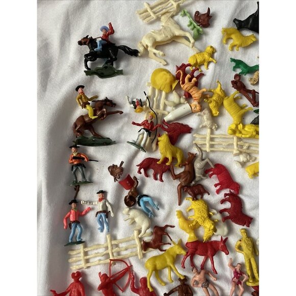 Vintage Rubber Plastic Cowboys Mix Indians Figure Collection LOT 1960's Animals - Picture 4 of 16